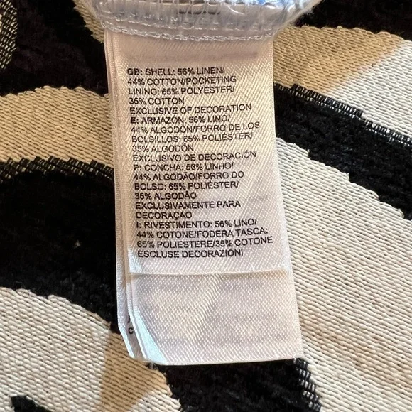 The North Face pinstripe shorts size 6 - Picture 9 of 9